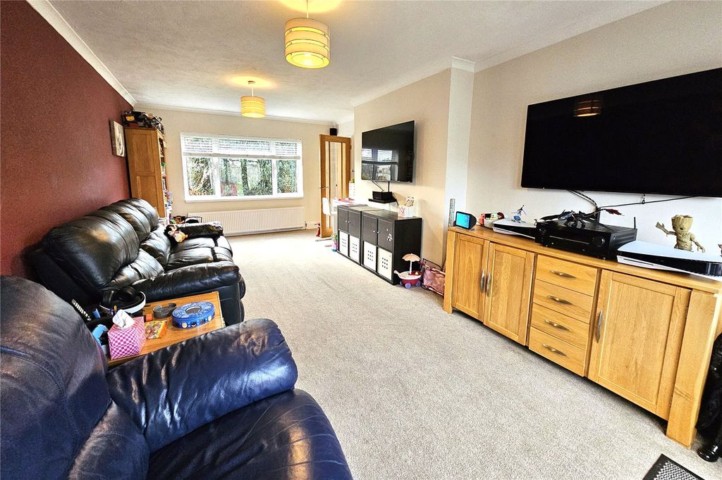 Property photo 3 of 14 Picture No. 11
