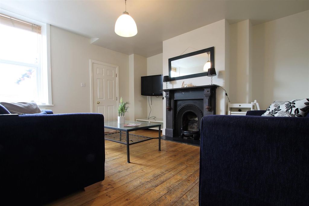 Property photo 2 of 10 474.Jpg