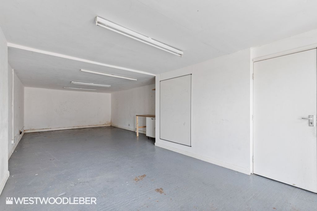 Property photo 3 of 6 Taylors_9