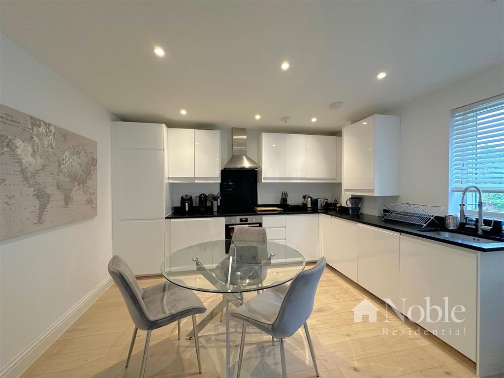 Property photo 1 of 11 Kitchen/Dining Area