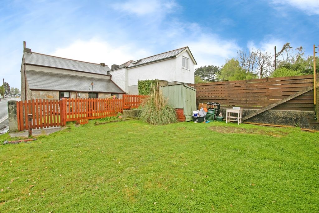 Property photo 2 of 17 Photo