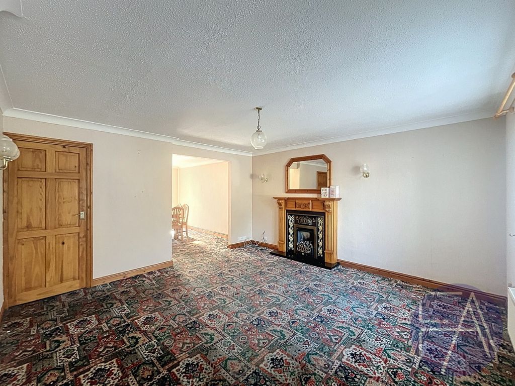 Property photo 2 of 22 4491353