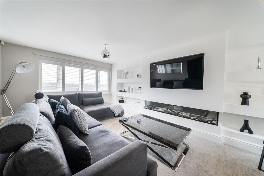 Property photo 2 of 30 16.Jpg