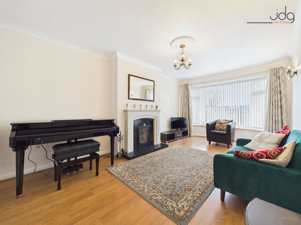 Property photo 2 of 12 Cosy Lounge