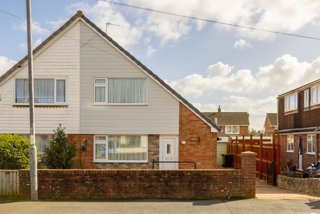 Property photo 2 of 17 152 Stockwood Lane-20.Jpg