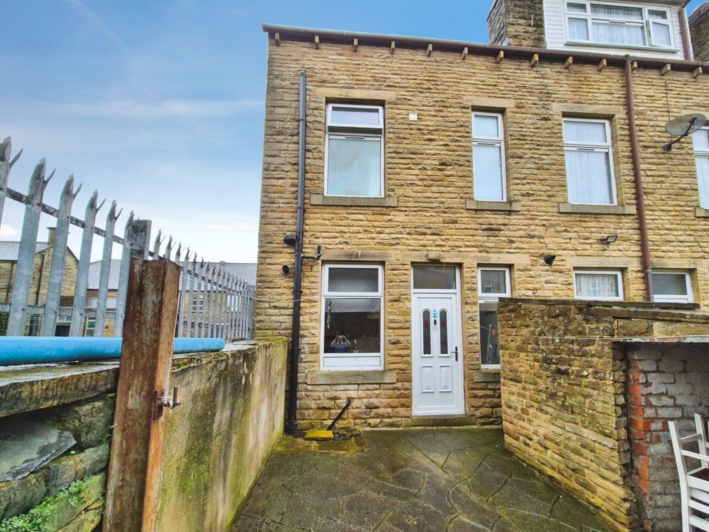 Property photo 2 of 12 Neville Street