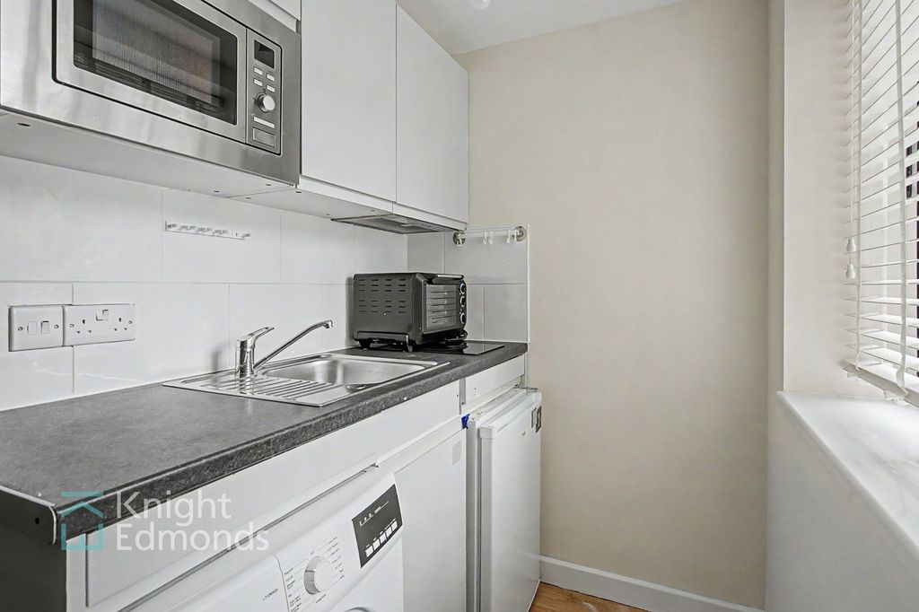 Property photo 3 of 4 Kitchen
