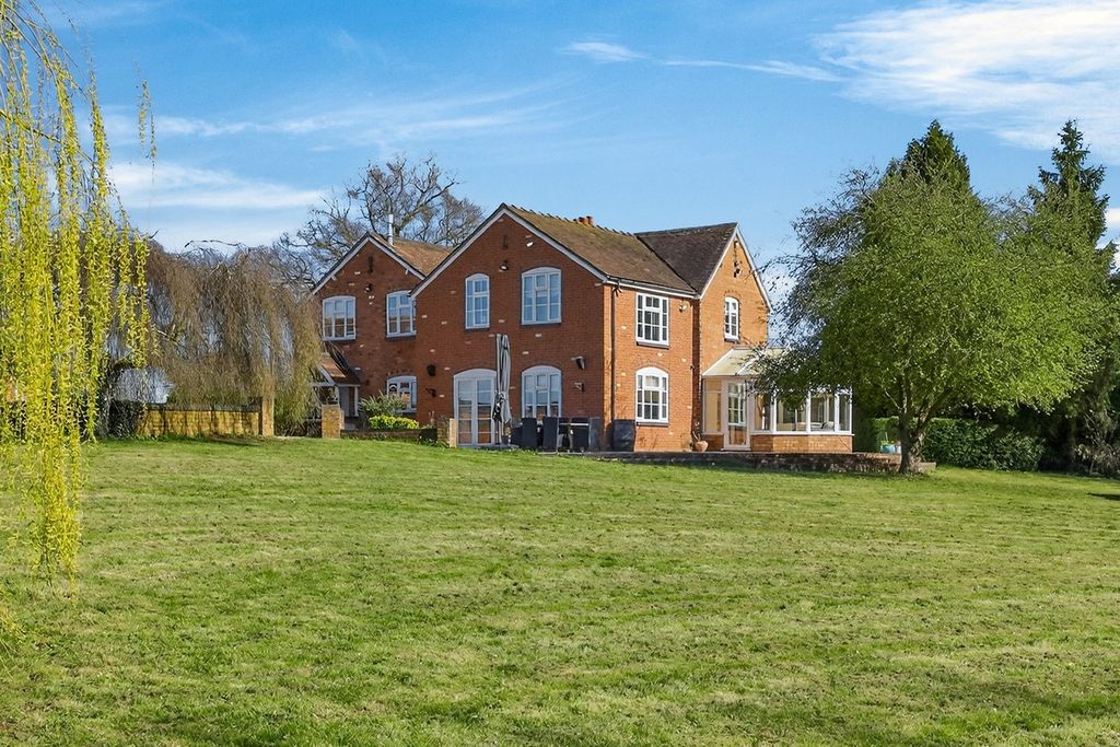 Property photo 2 of 31