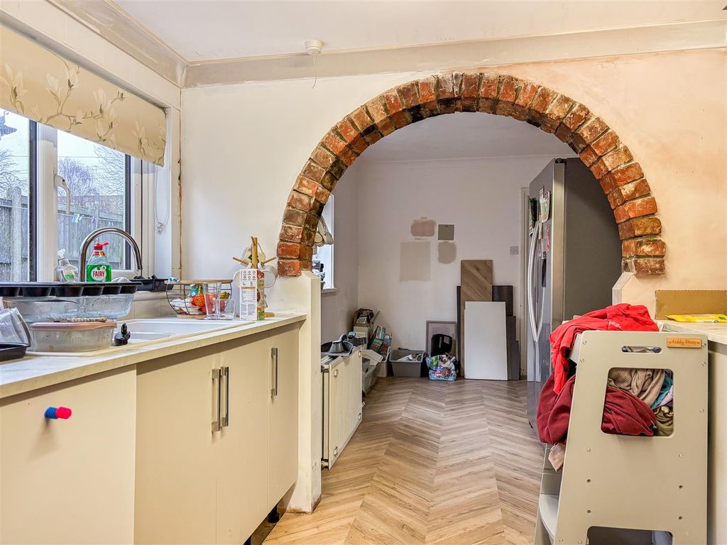 Property photo 3 of 13