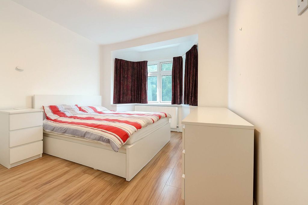 Property photo 1 of 3