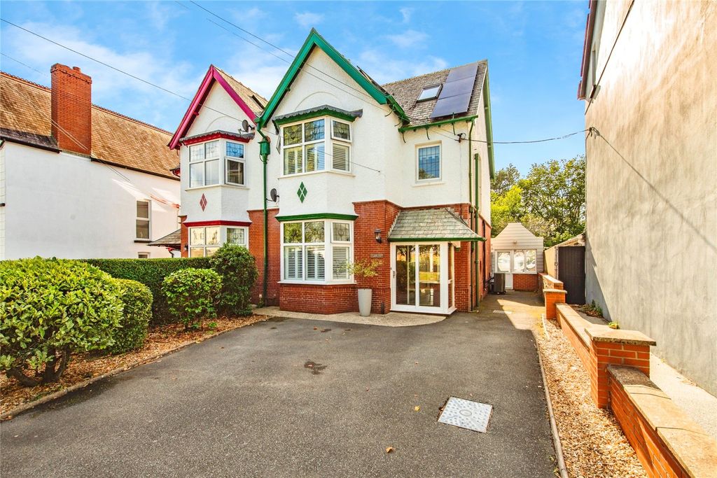 Property photo 1 of 29 Picture No. 32