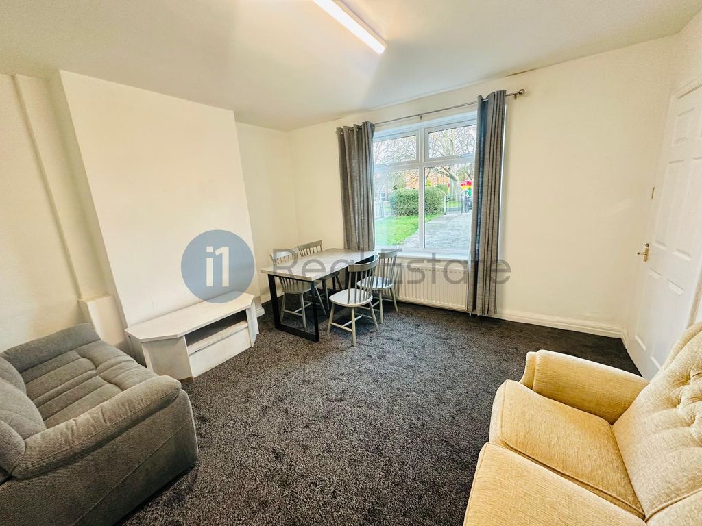 Property photo 2 of 9 Gallery