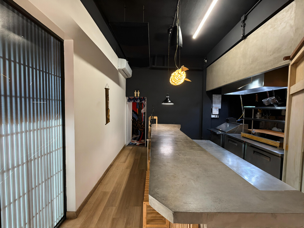 Property photo 2 of 18 Main Bar