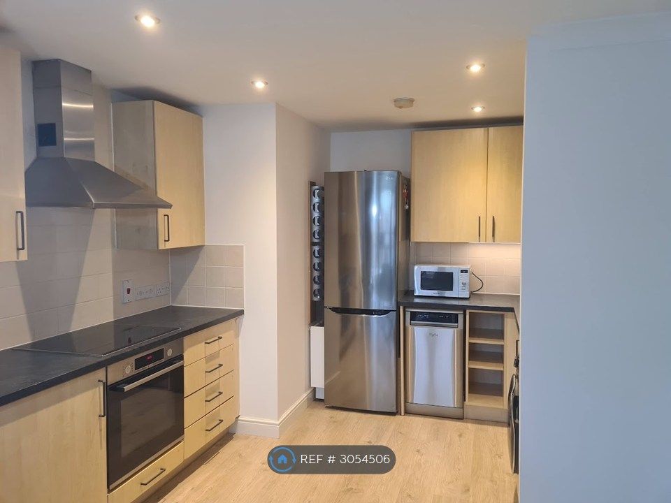 Property photo 1 of 11 Kitchen