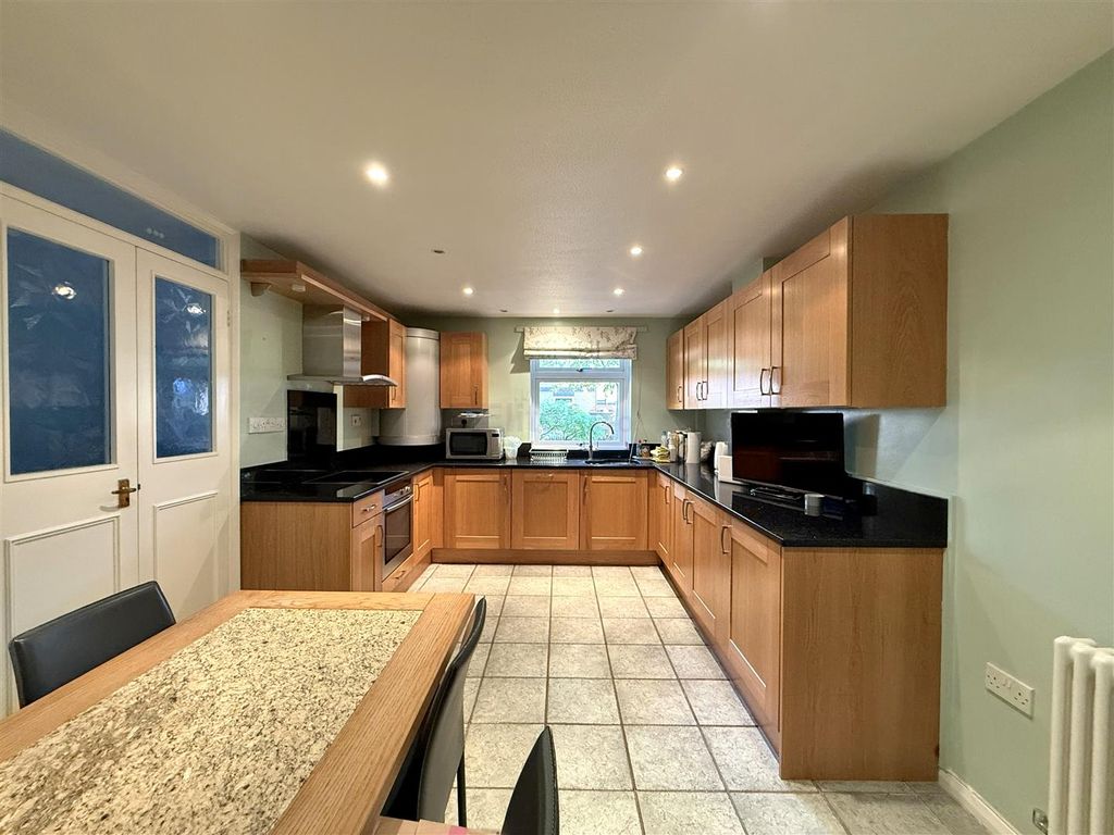 Property photo 2 of 16 Kitchen/Diner