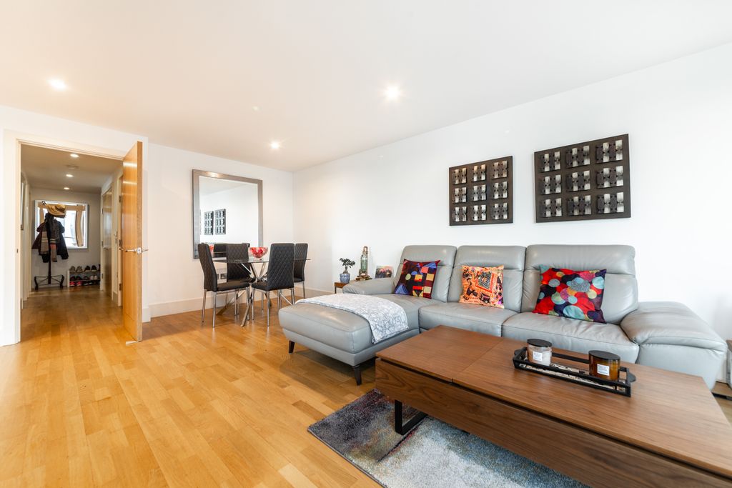 Property photo 3 of 16 Photo 5