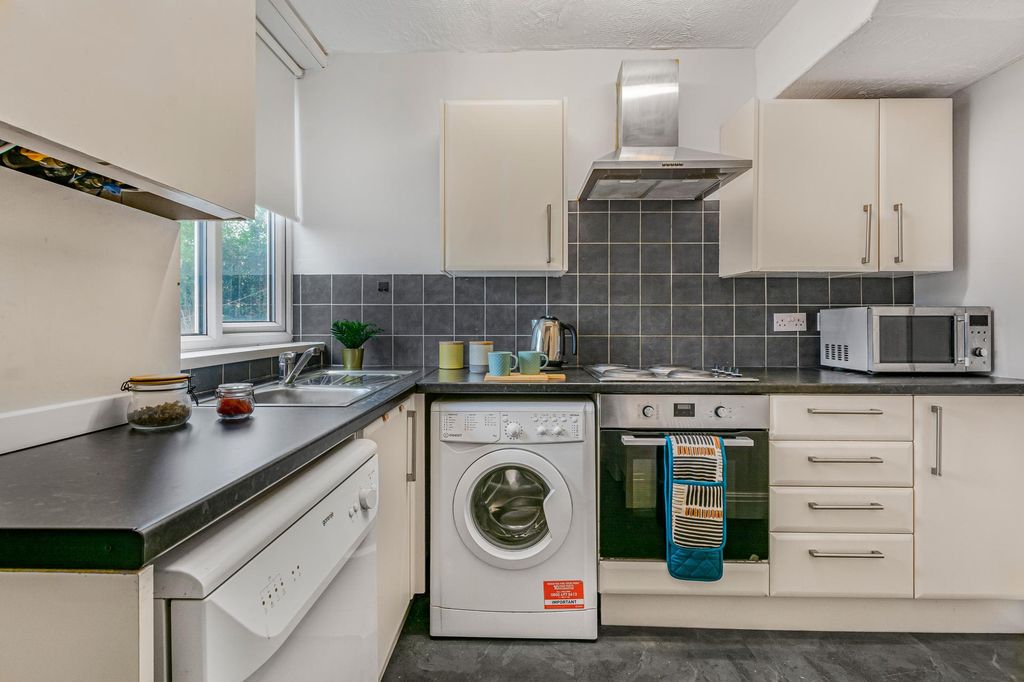 Property photo 2 of 10 Property Photo