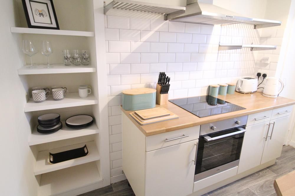 Property photo 3 of 6 Kitchen 1