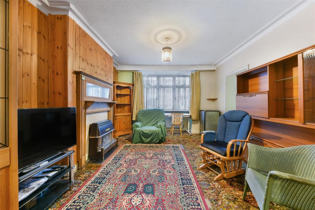 Property photo 2 of 14