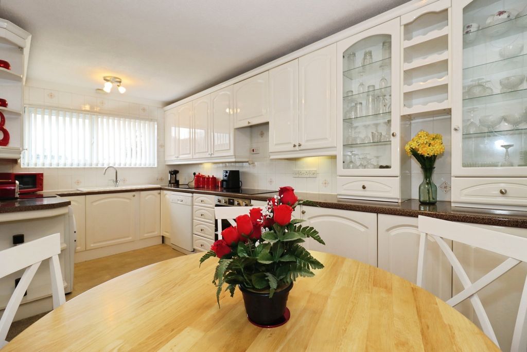 Property photo 3 of 18 Kitchen/Diner