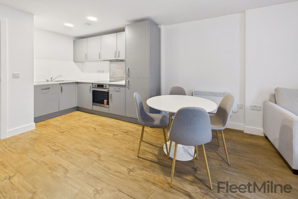 Property photo 2 of 16 Cam04864G0-Pr0263-Still006.Jpg