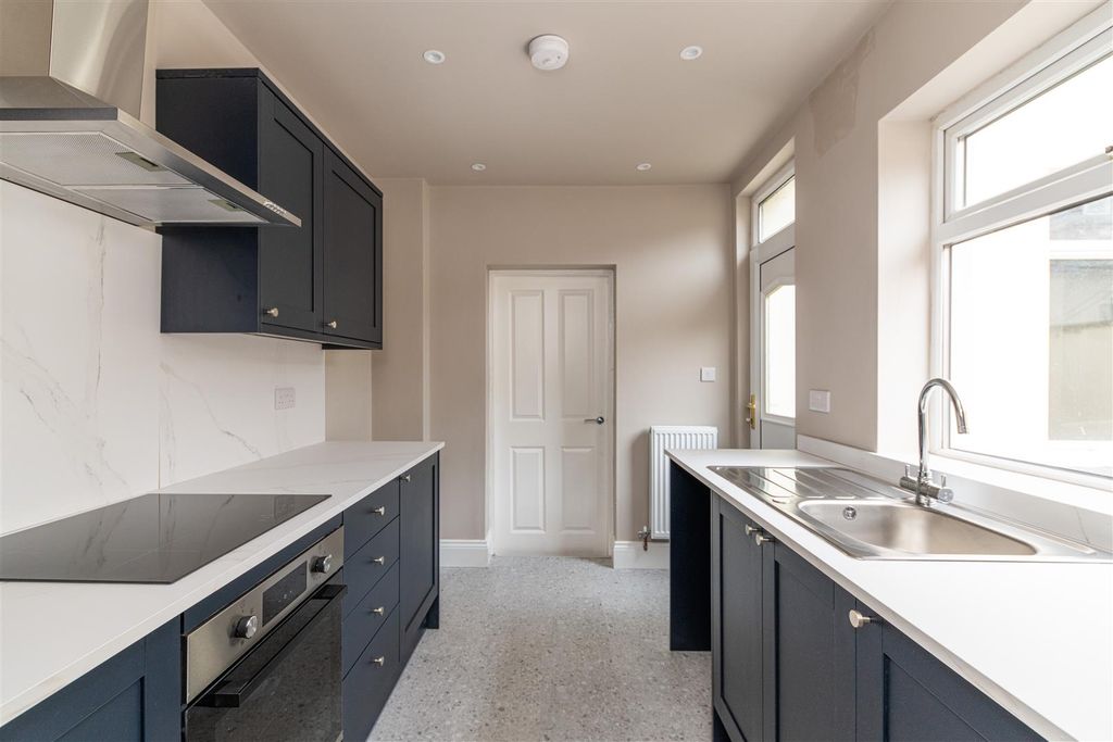 Property photo 3 of 21 Edit-2433.Jpg