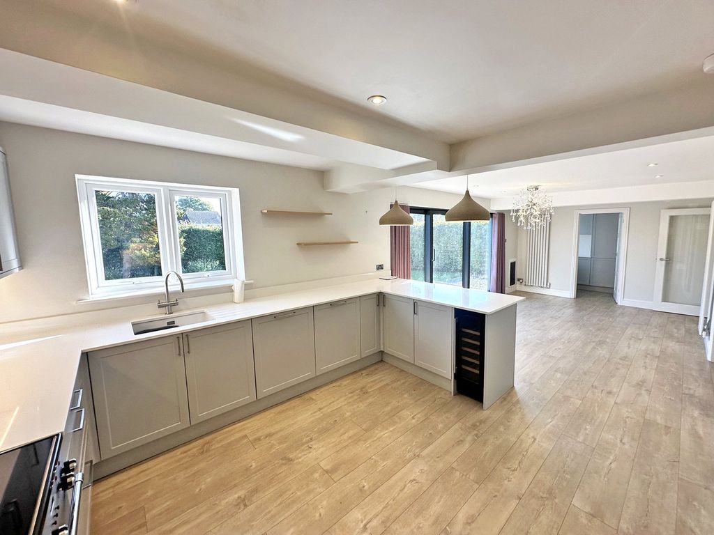 Property photo 3 of 17 Picture 3