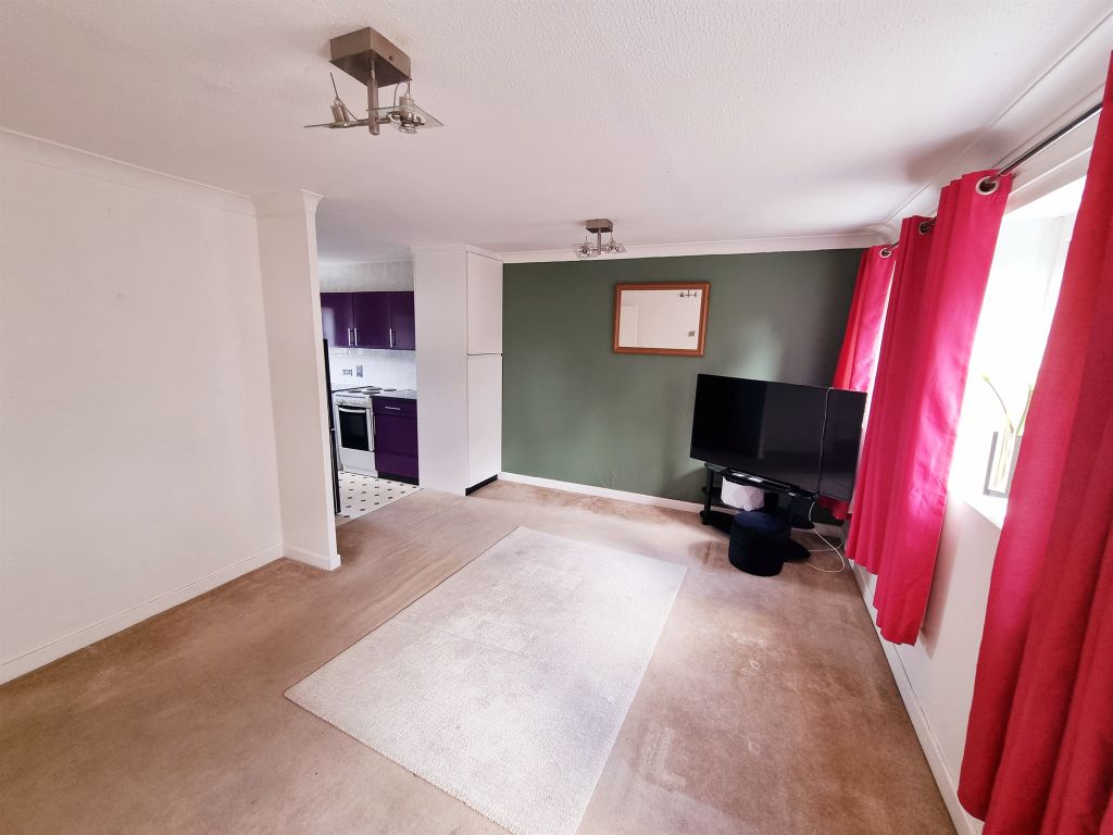 Property photo 2 of 14