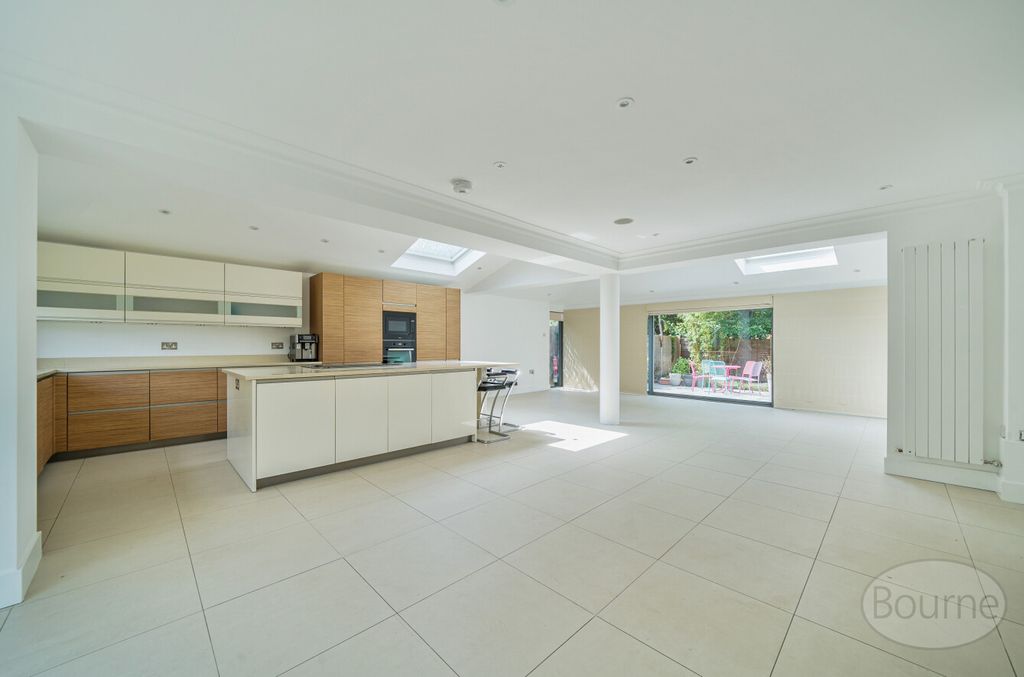 Property photo 2 of 10 44Fcef8E-F96A-487...