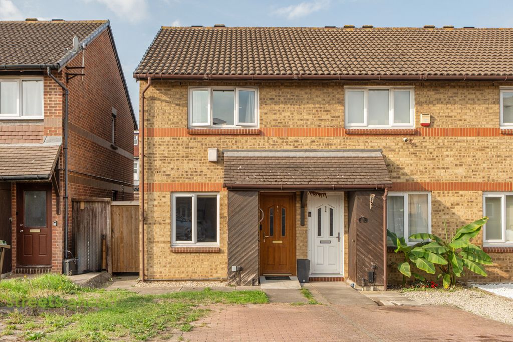 Property photo 1 of 13 A17c282d-c5c0-4Dd...