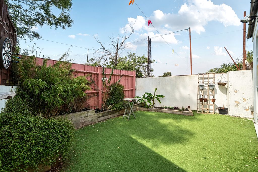 Property photo 3 of 23 1486758-6-6A61Ece...
