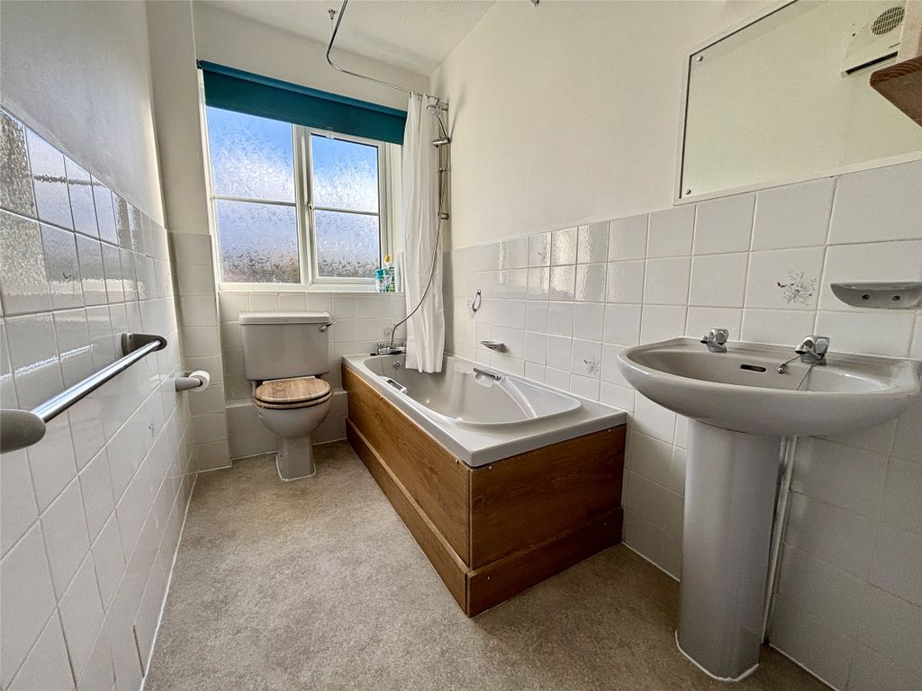 Property photo 3 of 7 Picture No. 35