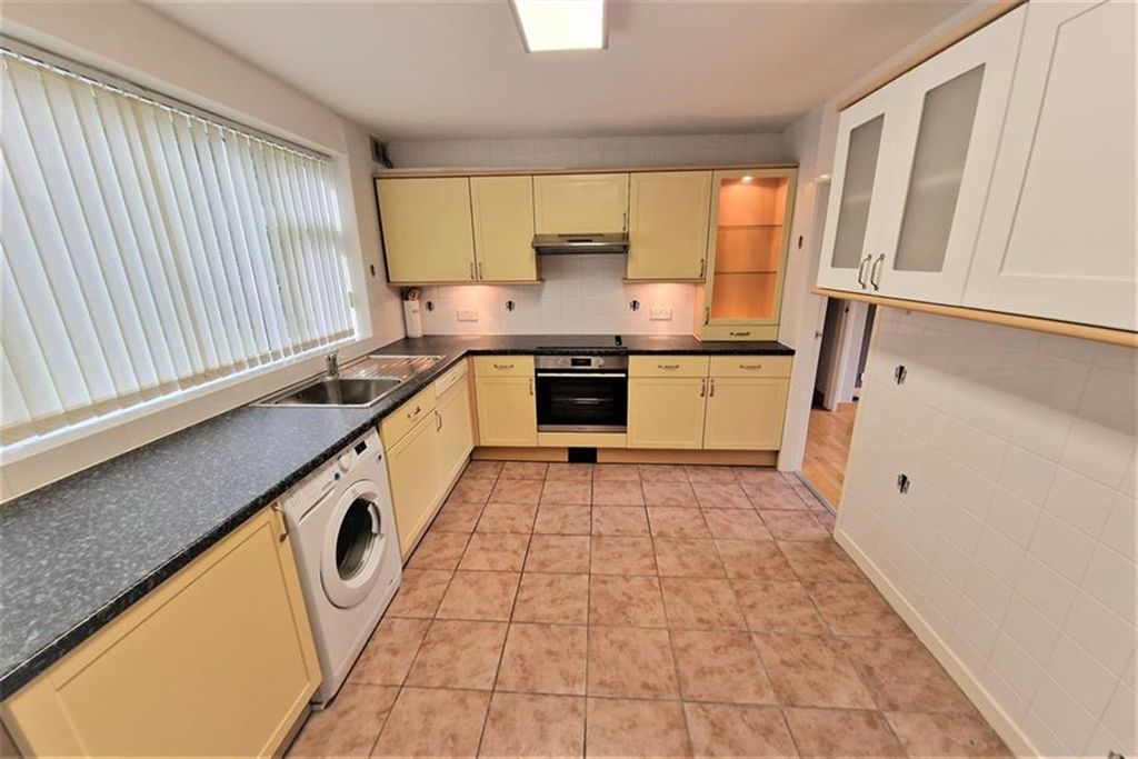 Property photo 3 of 11 (Main)