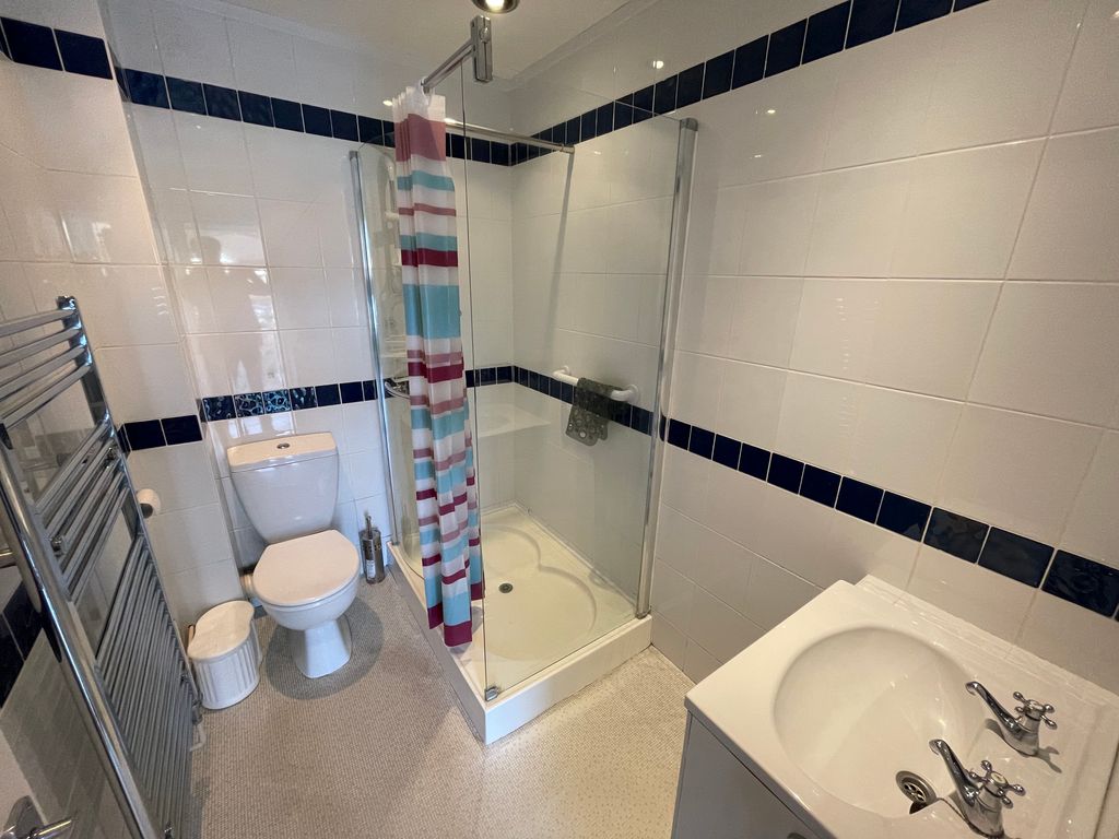 Property photo 3 of 5 Bathroom