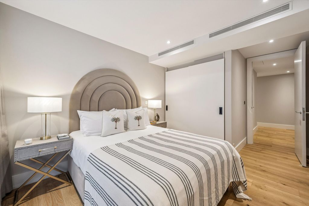 Property photo 2 of 12 Image