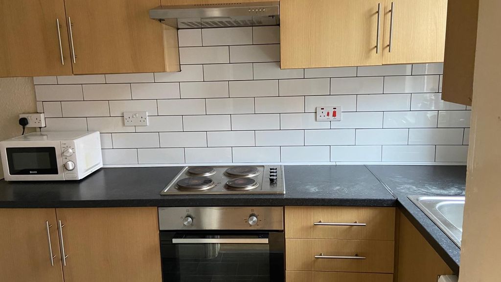 Property photo 1 of 3