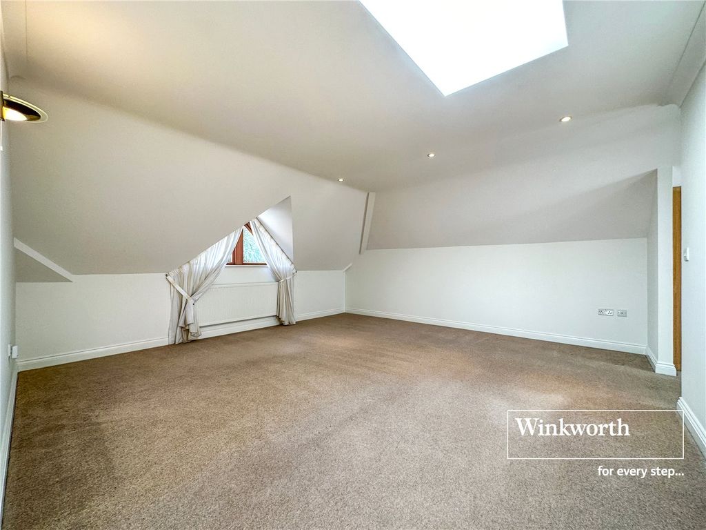 Additional image 8 of 3 bed flat for saleGolf Links Road, Ferndown, Dorset BH22