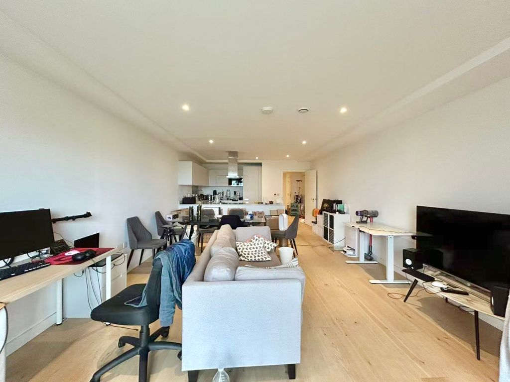 Property photo 2 of 21