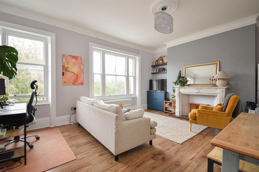 Property photo 1 of 17 Living Space