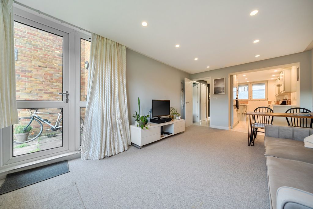 Property photo 2 of 16 Reception