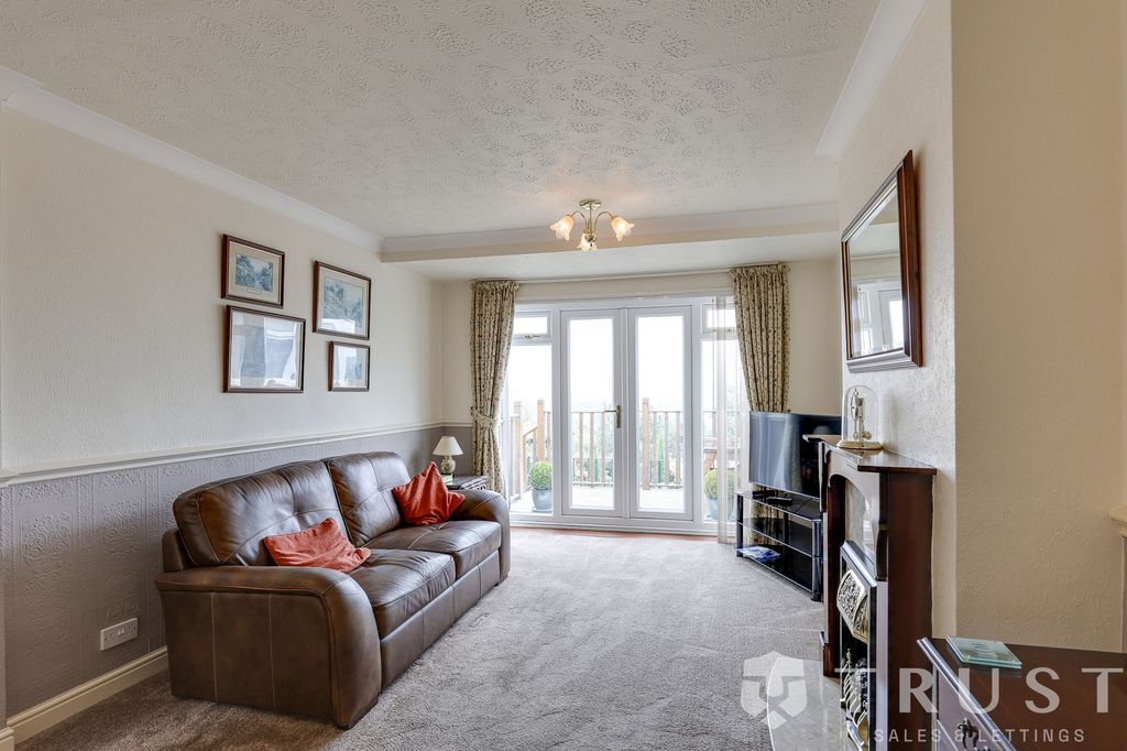 Property photo 2 of 29
