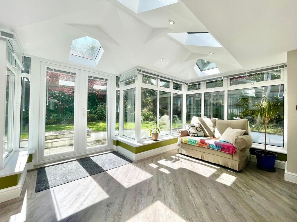 Property photo 3 of 27