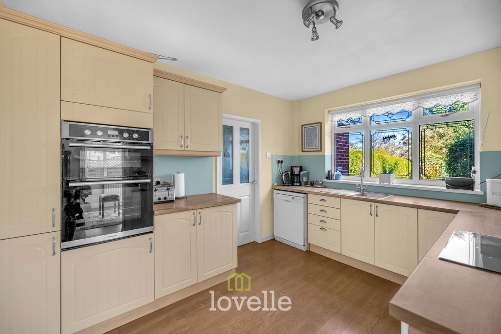 Property photo 2 of 37