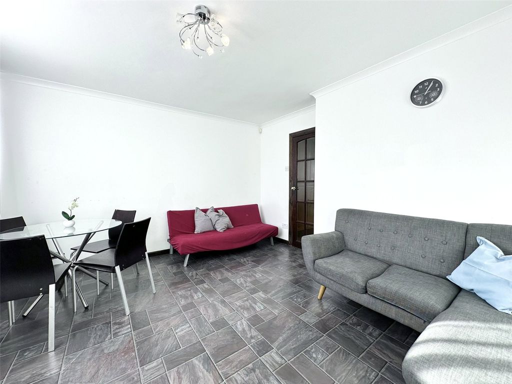 Property photo 3 of 21 Living Room