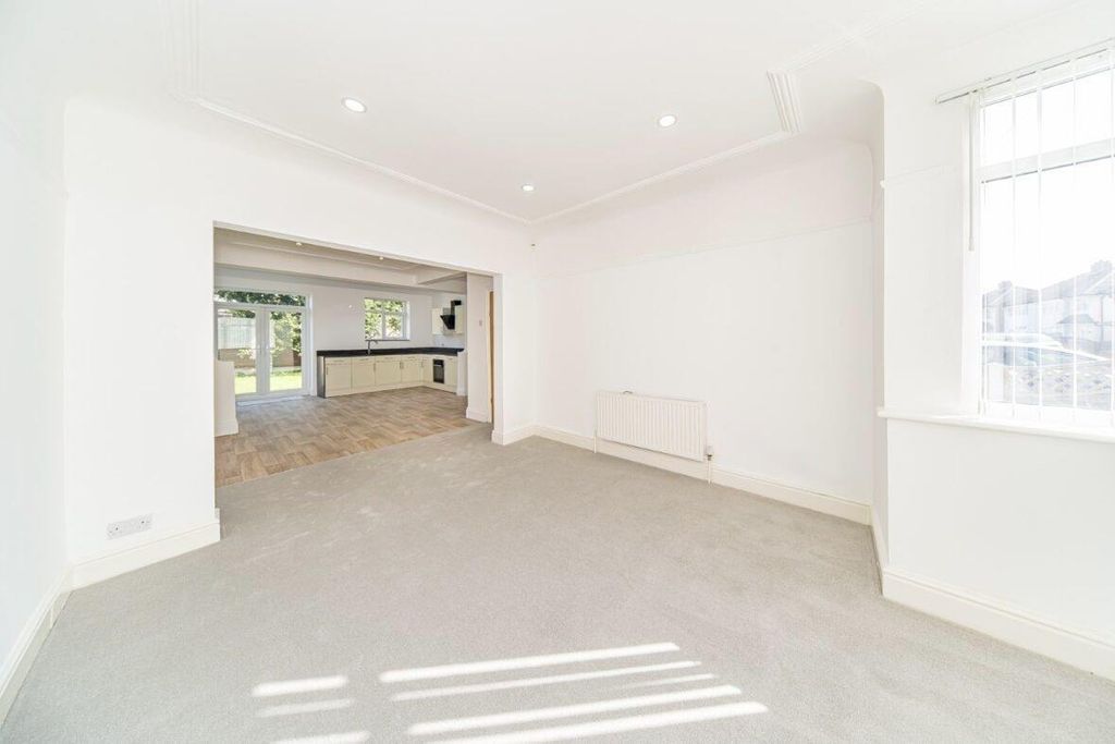 Property photo 3 of 15 1.Jpg