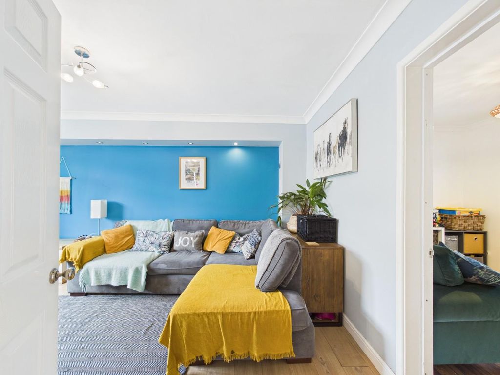 Property photo 2 of 35 Cam01576G0-Pr0414-Still007.Jpg