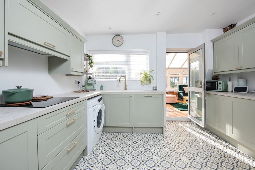 Property photo 2 of 13 Kitchen