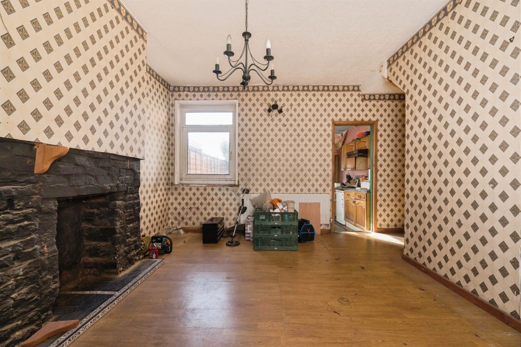 Property photo 2 of 26