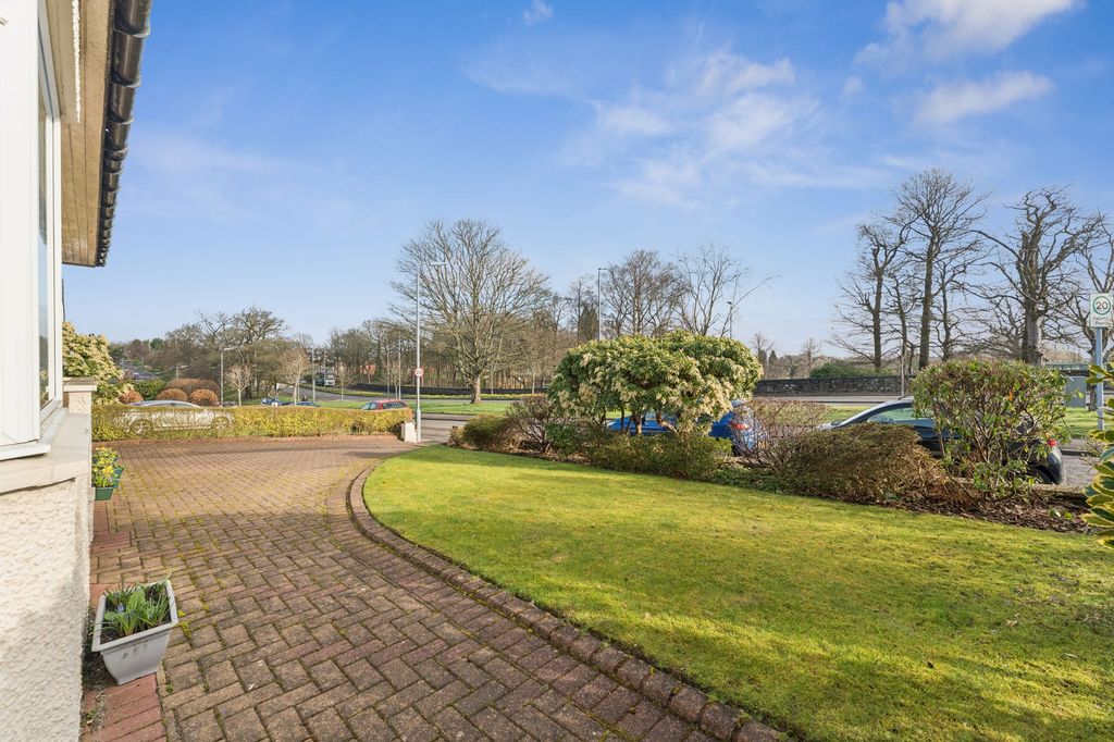 Property photo 2 of 23
