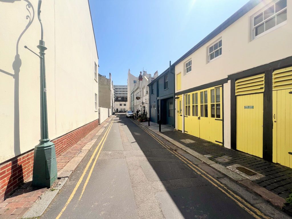 Property photo 3 of 18 1